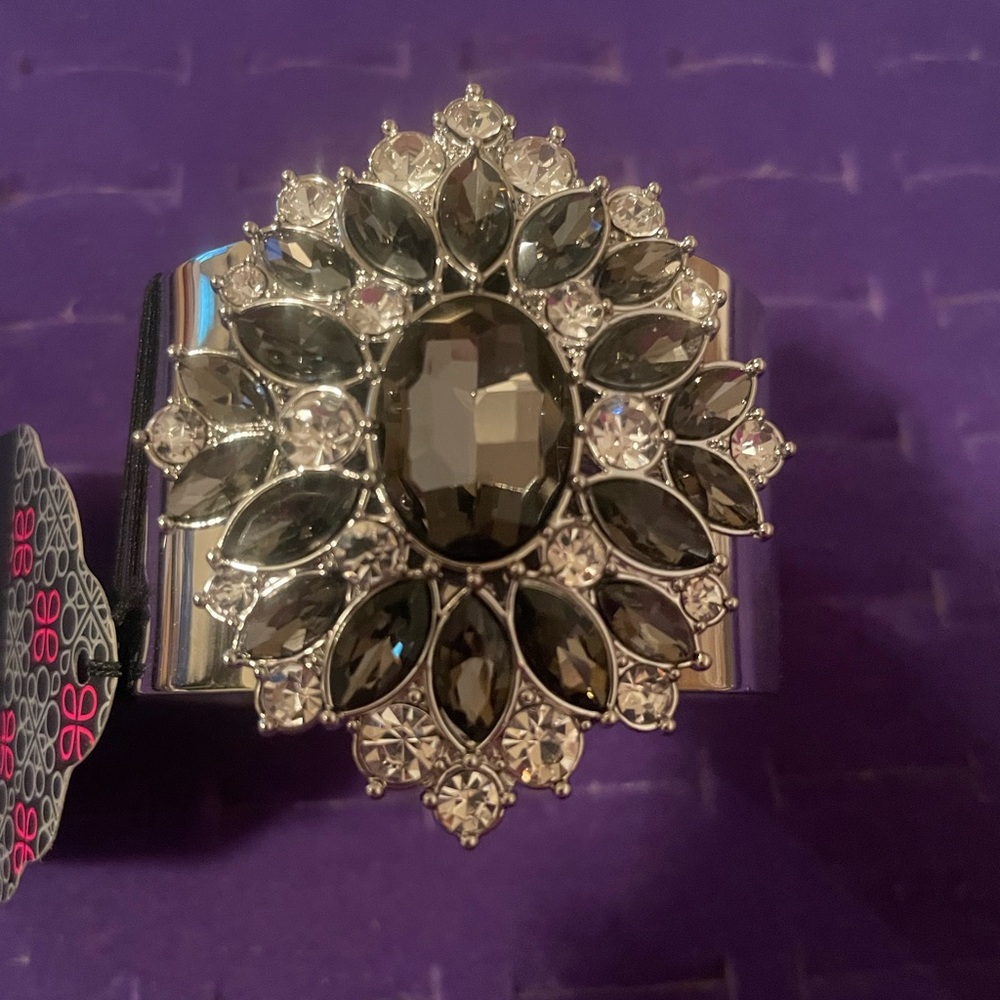 Paparazzi Silver and Black Floral Bracelet